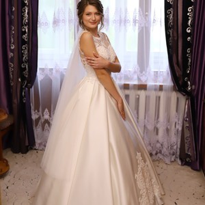 Продаю весільню атласну сукню, фото 5