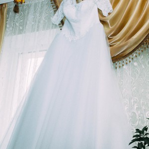 Продам весільну сукню, фото 1