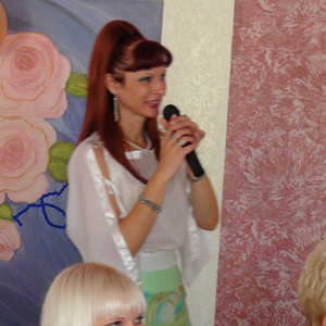 Ведущая Алёна Будзарова, фото 1
