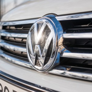 Білосніжний Volkswagen Touareg, фото 12