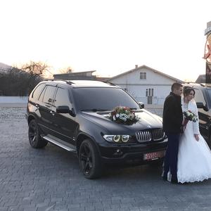 Весільний кортеж BMW X5 та Volkswagen Touareg
