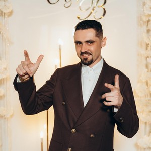 Геннадій Ава