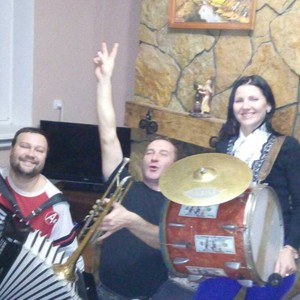 Гурт "ВВВ" саксофон, труба, аккордеон, барабан., фото 9