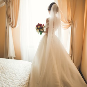 Елегантна весільна сукня, фото 3