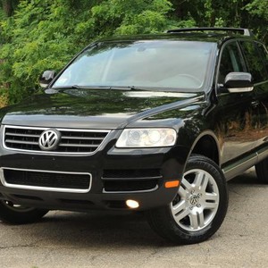 Volkswagen Touareg Black