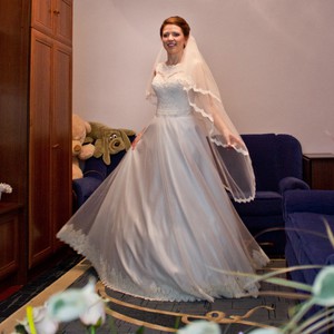 Продам весільну сукню з шлейфом, фото 3