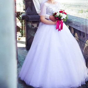 Продам весільне плаття на прокат