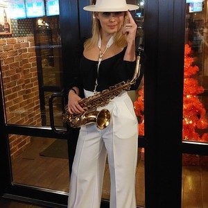 Саксофоністка Lesya Sax, фото 3