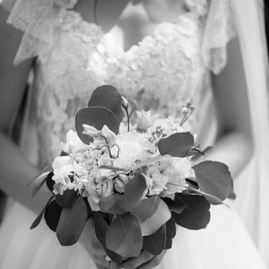 Тендітна весільна сукня зі шлейфом, фото 3