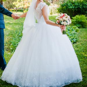 Продам білу весільну сукню