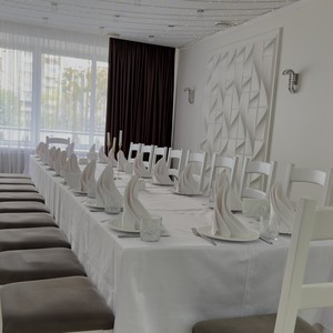 Сімейний ресторан з дитячою кімнатою Меланж